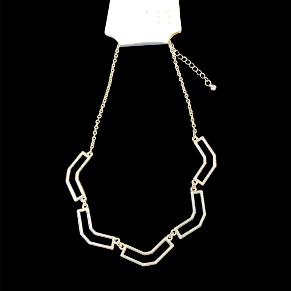 Elegant Silver Geometric Necklace
